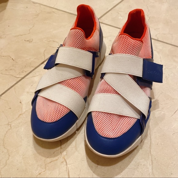 Calvin Klein Velcro Sneakers barely worn - Picture 2 of 7